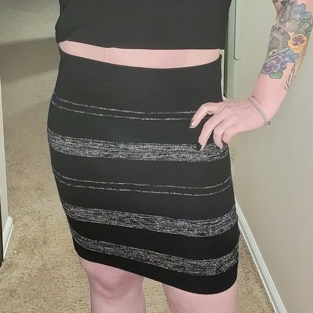 Rock & Republic Black Mini With Silver Stripes Size S